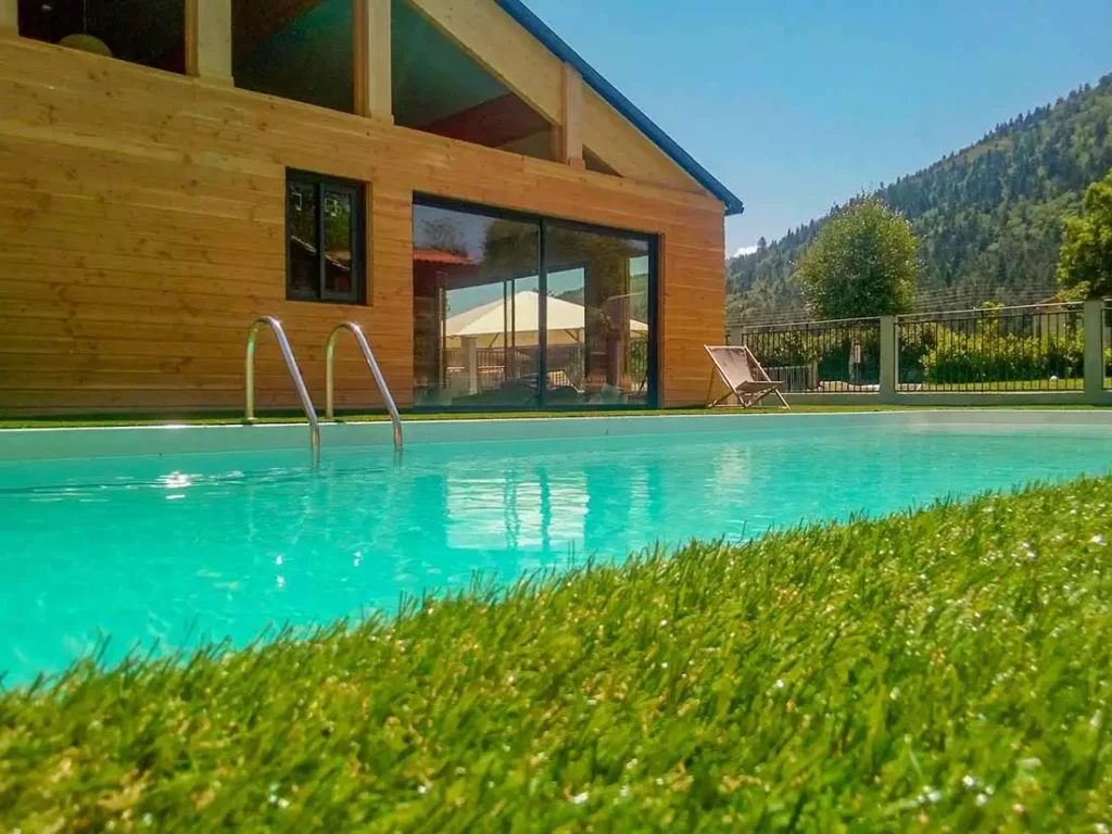 Piscina al aire libre Camping les Chalets du Lac