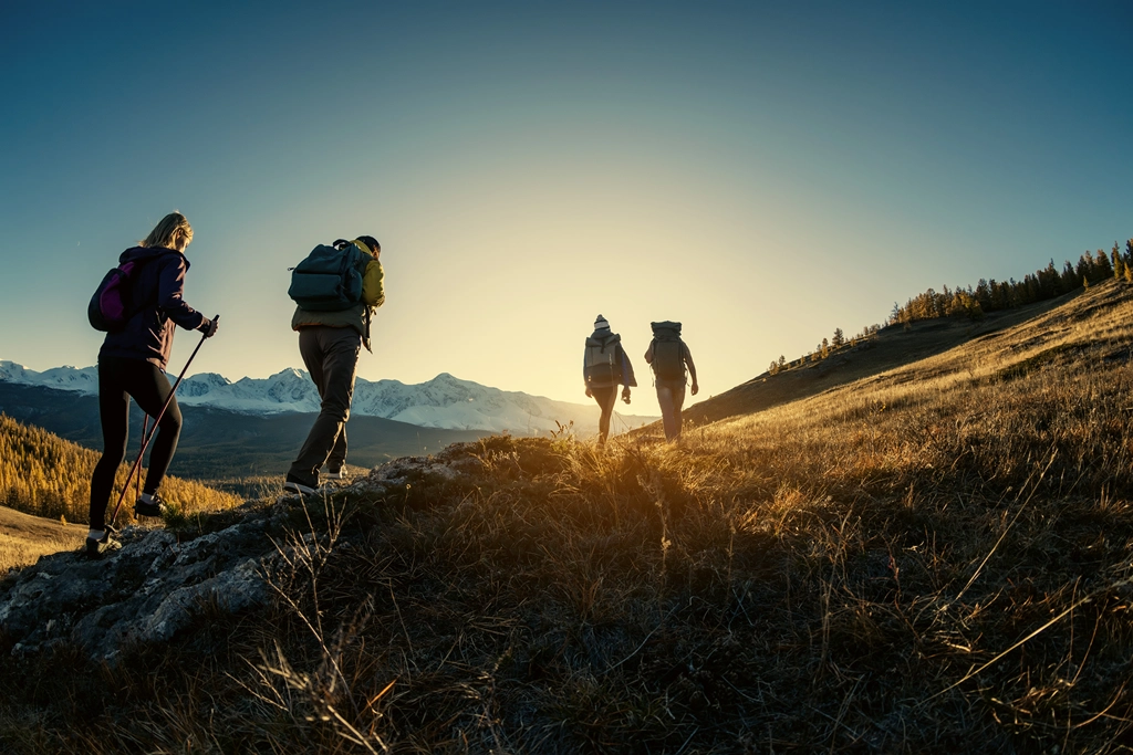 Caminata en grupo en los Pirineos