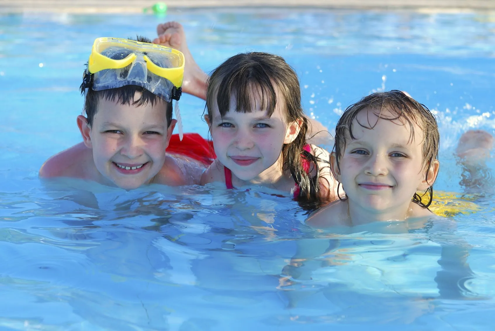 Pataugeoir piscina de los chalets del lago Belcaire