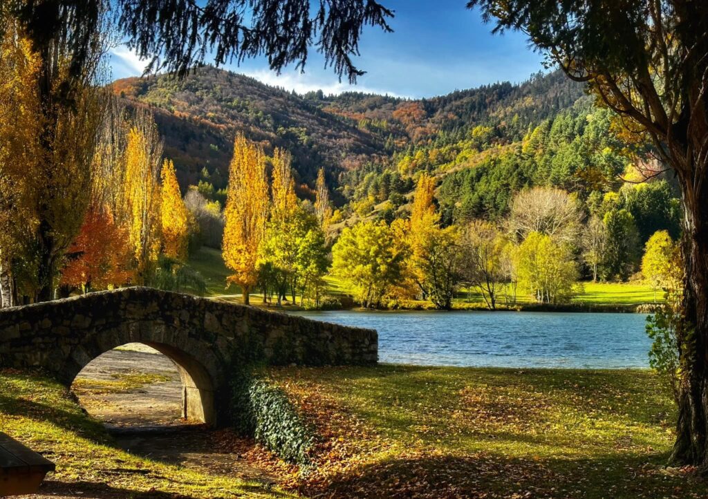 lac de belcaire automne
